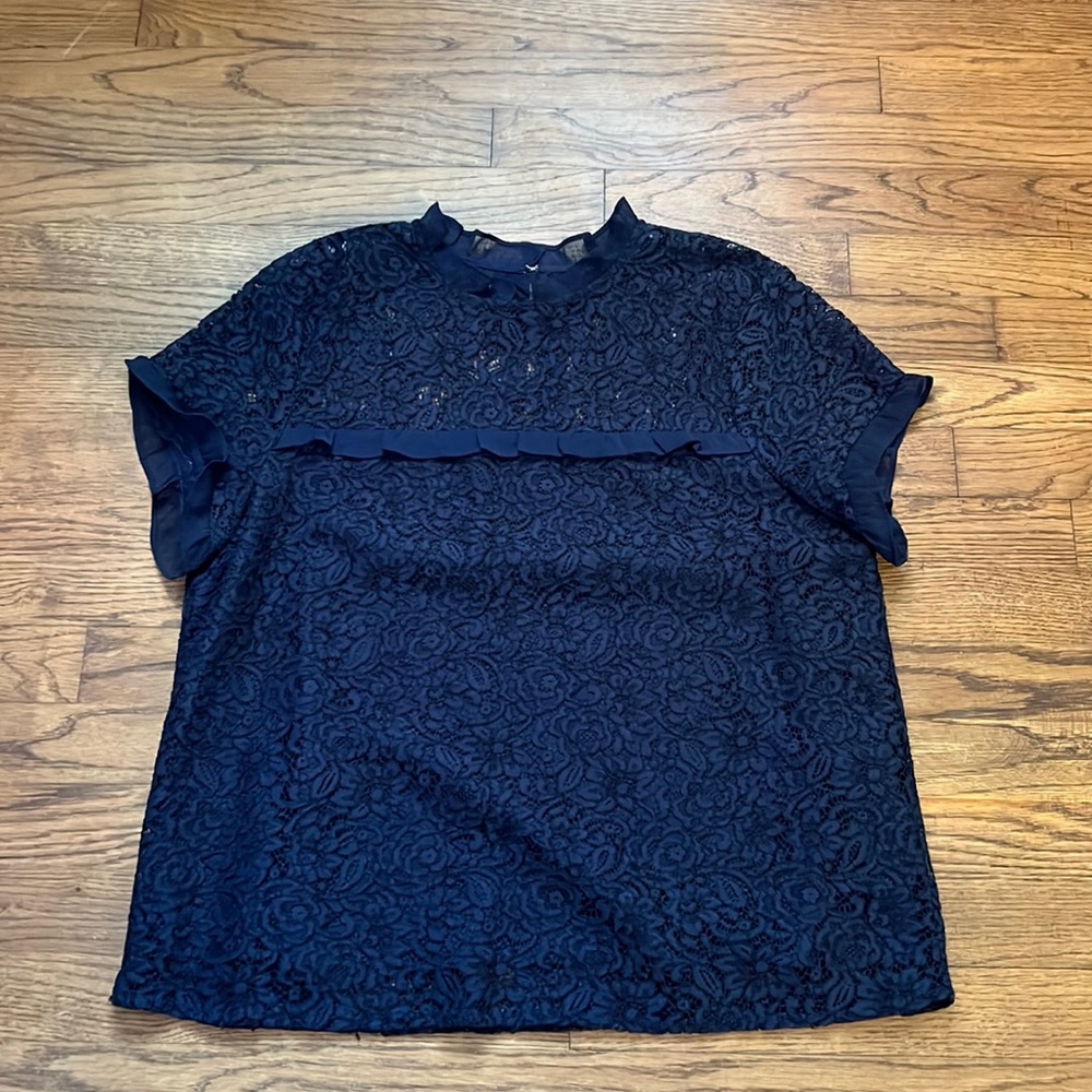 Gorgeous navy Banana Republic lace blouse